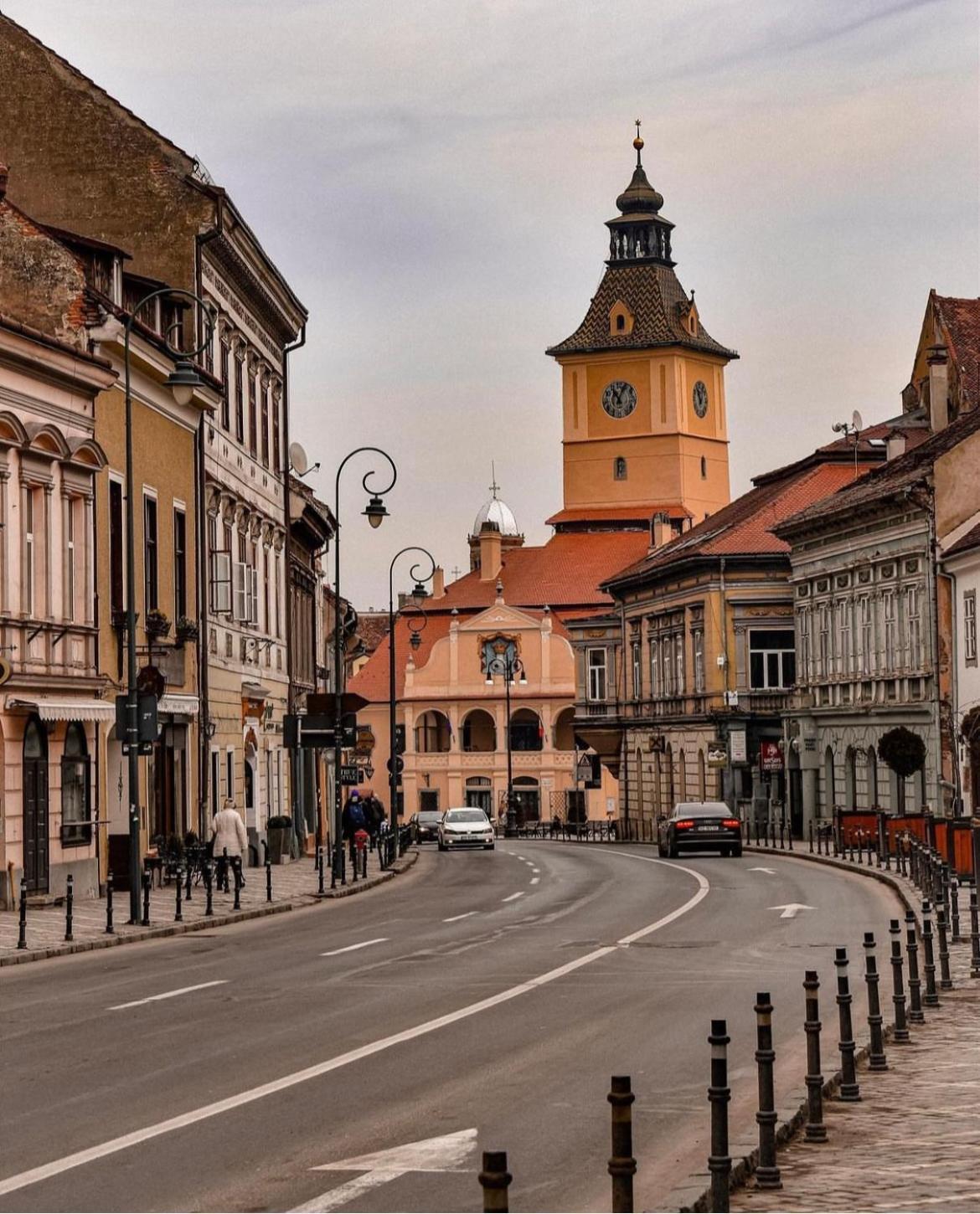 Tree House-Old Town Brasov Apartamento Exterior foto